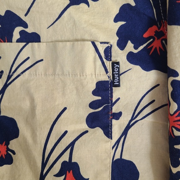 Hurley Men's Short Sleeve Button-Up Shirt XXL Stretch Cotton Blend — EUC - Picture 6 of 7